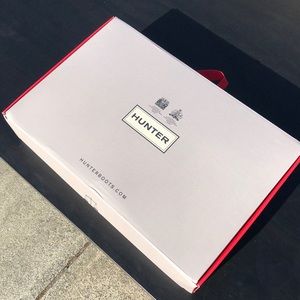 NWT! Black hunter glossy boots.